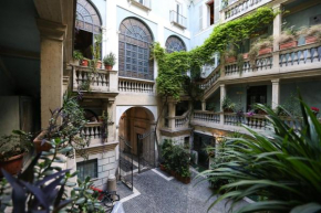 Гостиница Palazzo Alibrandi House  Рим